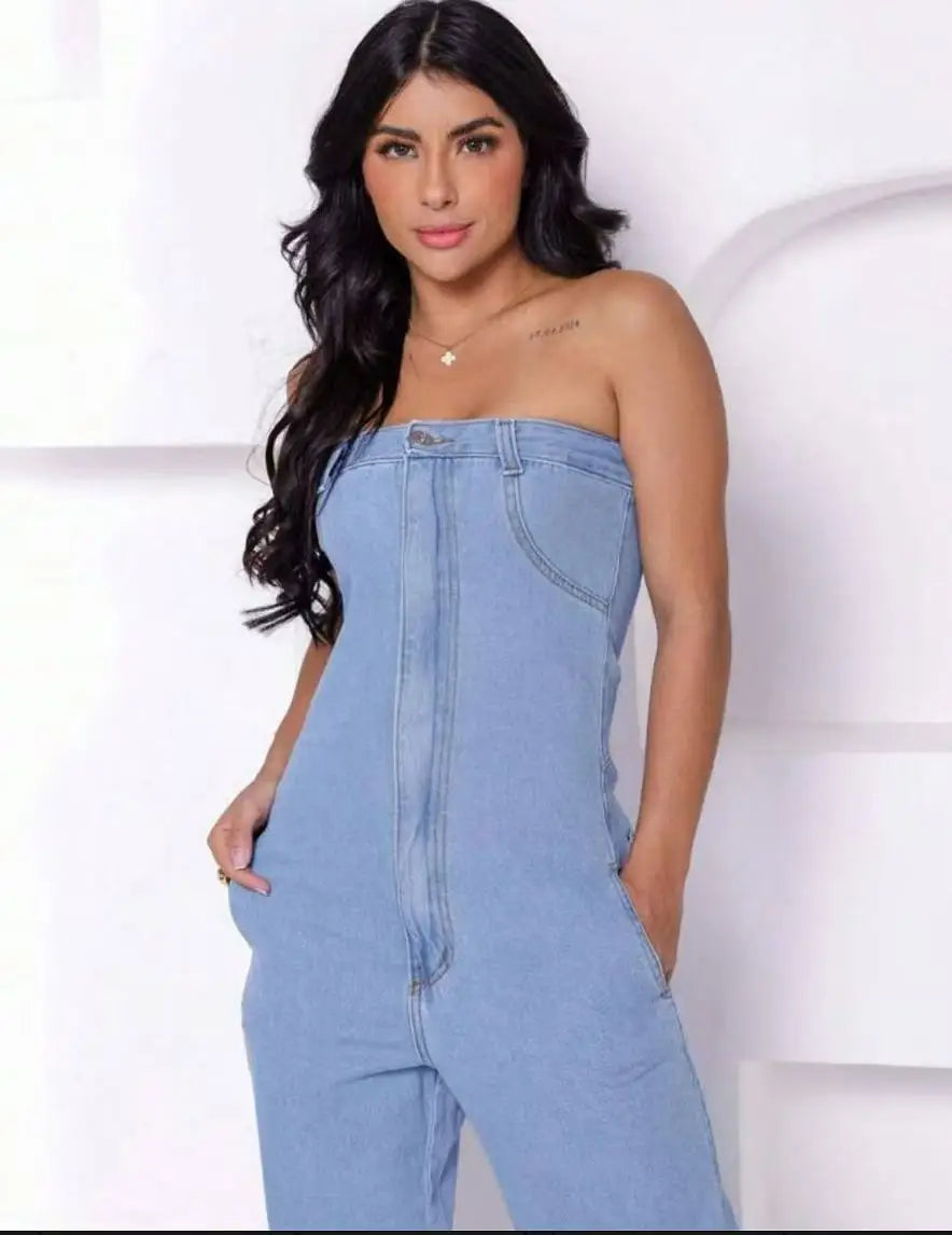 Macacão modelo tomara que caia