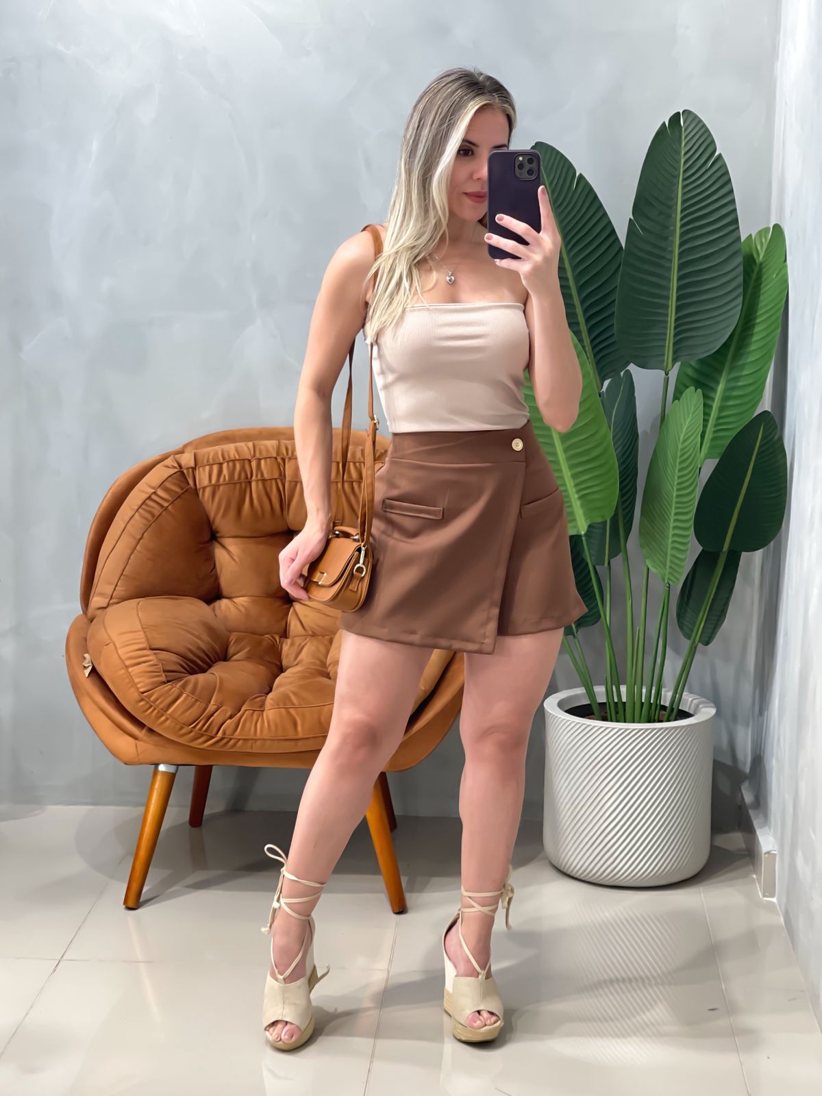 Shorts Saia em Alfaiataria com Bolsos Falsos Paola Ref. 1538